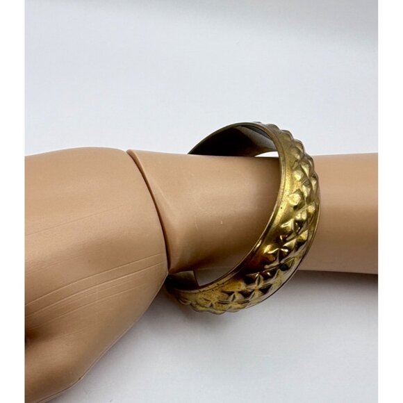 Vintage Brass Textured Bangle Bracelet Diamond Stud Pattern Boho Chic - Picture 2 of 7